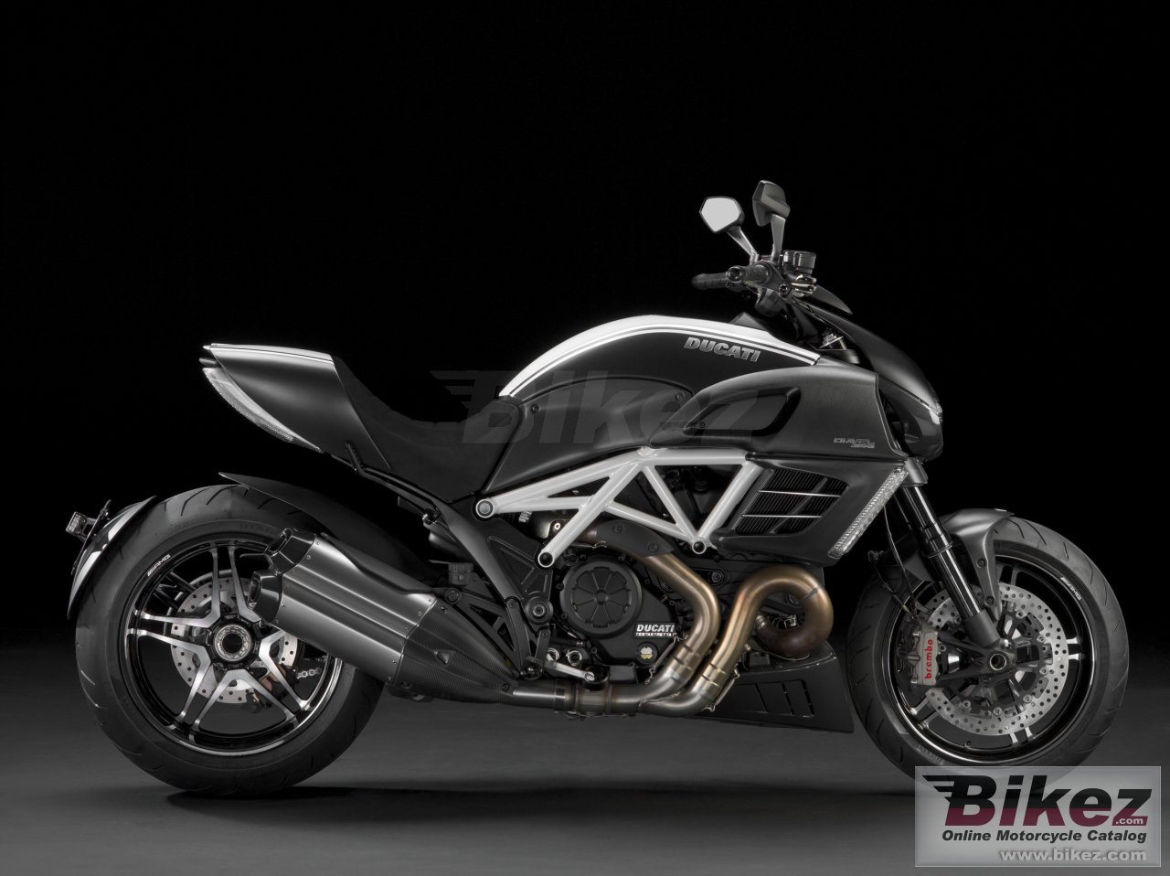 Big Ducati diavel amg picture and wallpaper from Bikez.com